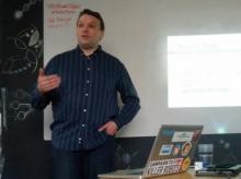 Mike Gifford presenting at HubOttawa