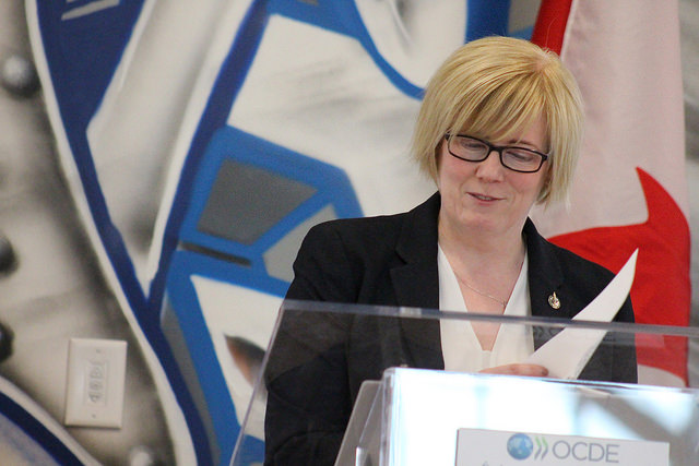 Minister Carla Qualtrough presenting on ICT Procurement Reform